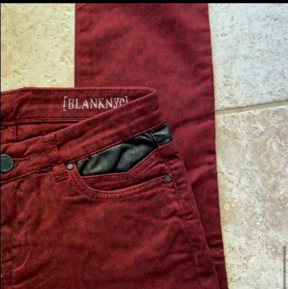 Blank NYC Spray on Skinny Animal Blood - Picture 1 of 7